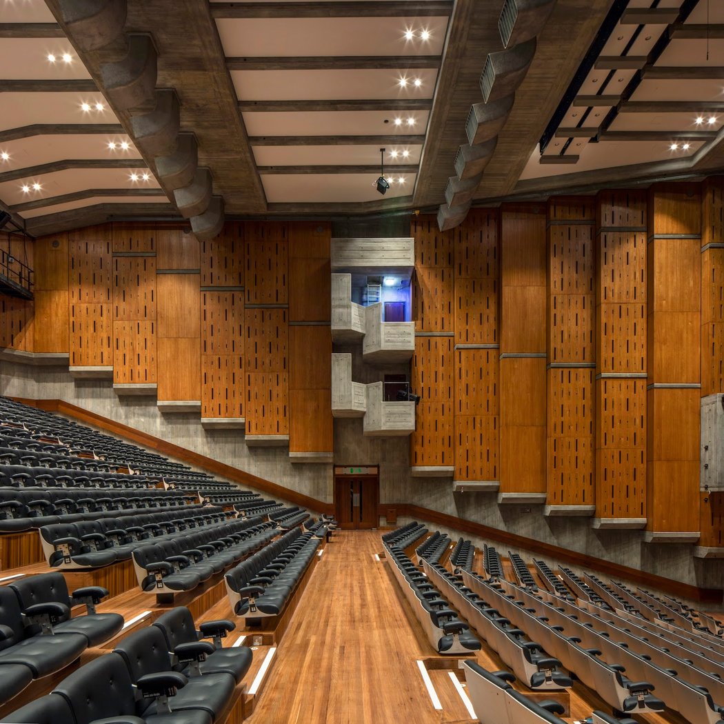 Queen Elizabeth Hall 1