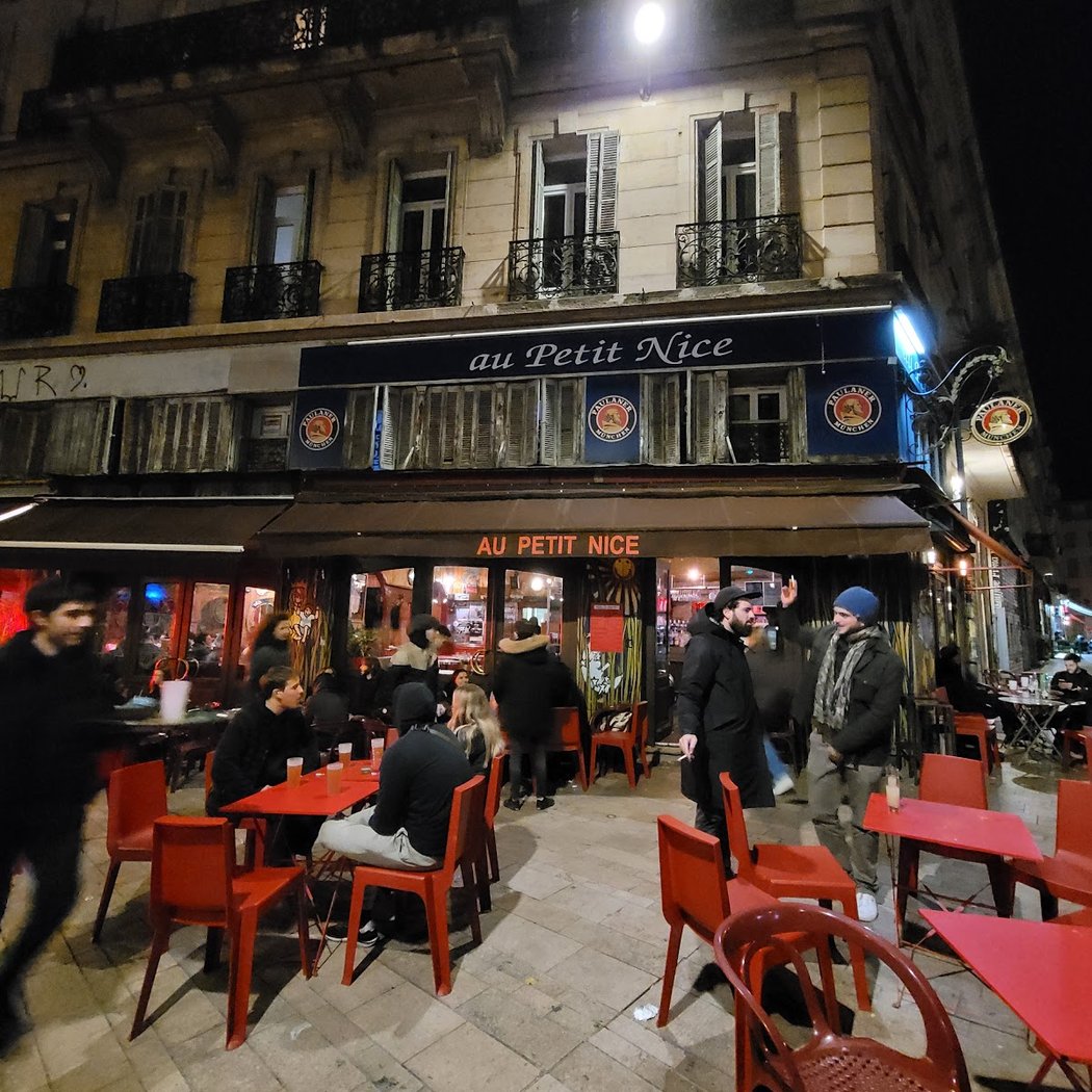 Au Petit Nice 1