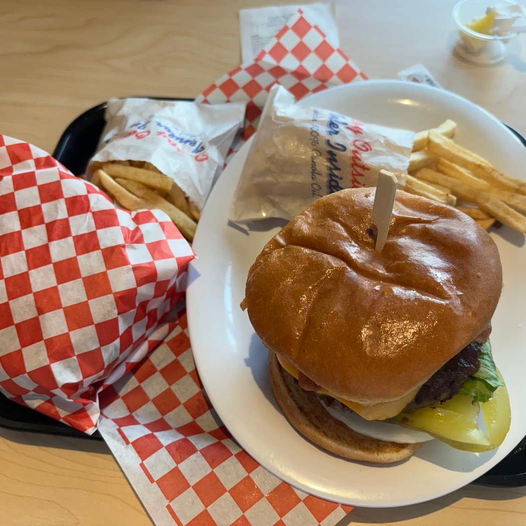 Nation's Giant Hamburgers & Great Pies -NOW OPEN 3