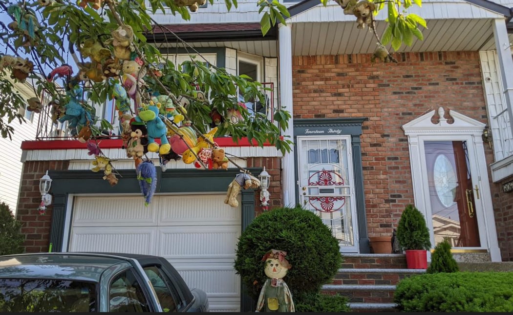 Stuffed Animal Tree of Bergen Beach 2