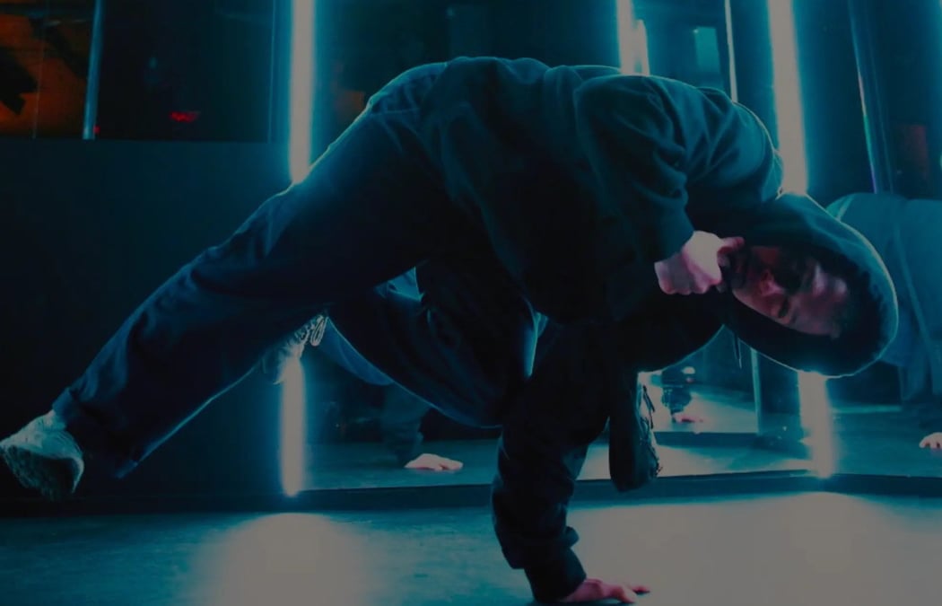 BREAK DANCE 1