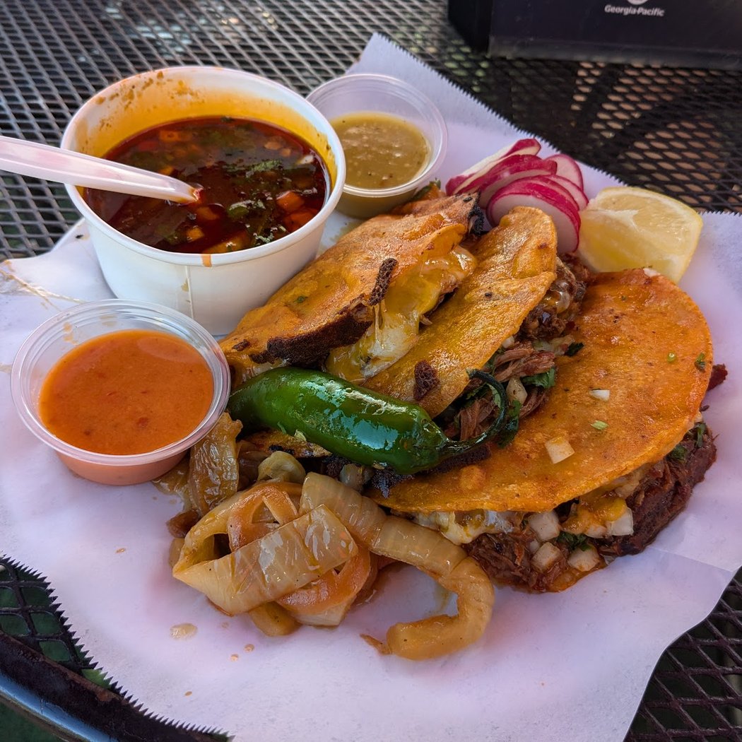 Birrieria y Taqueria La Gran Señora 1