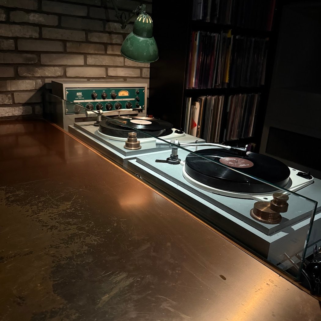 RECORD BAR analog 1