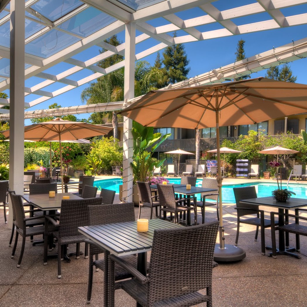 Dinah's Poolside Restaurant 2