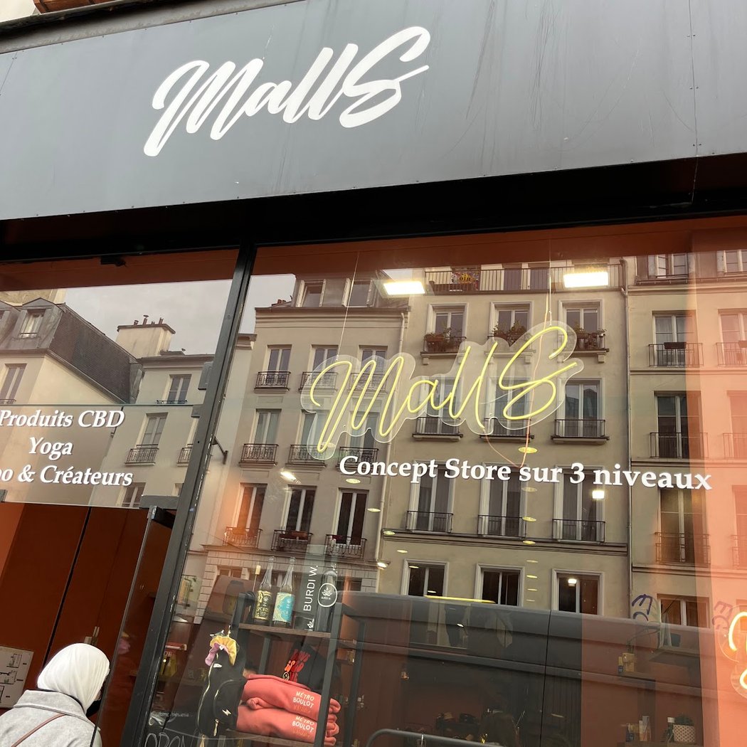 MallS - Concept Store - Vintage, Tattoo, Nails & Art - Paris 03 2