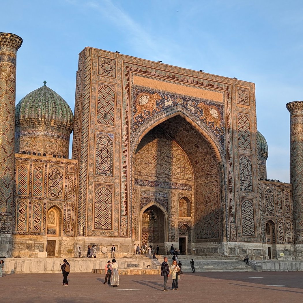 Bibi-Khanym Mosque 1