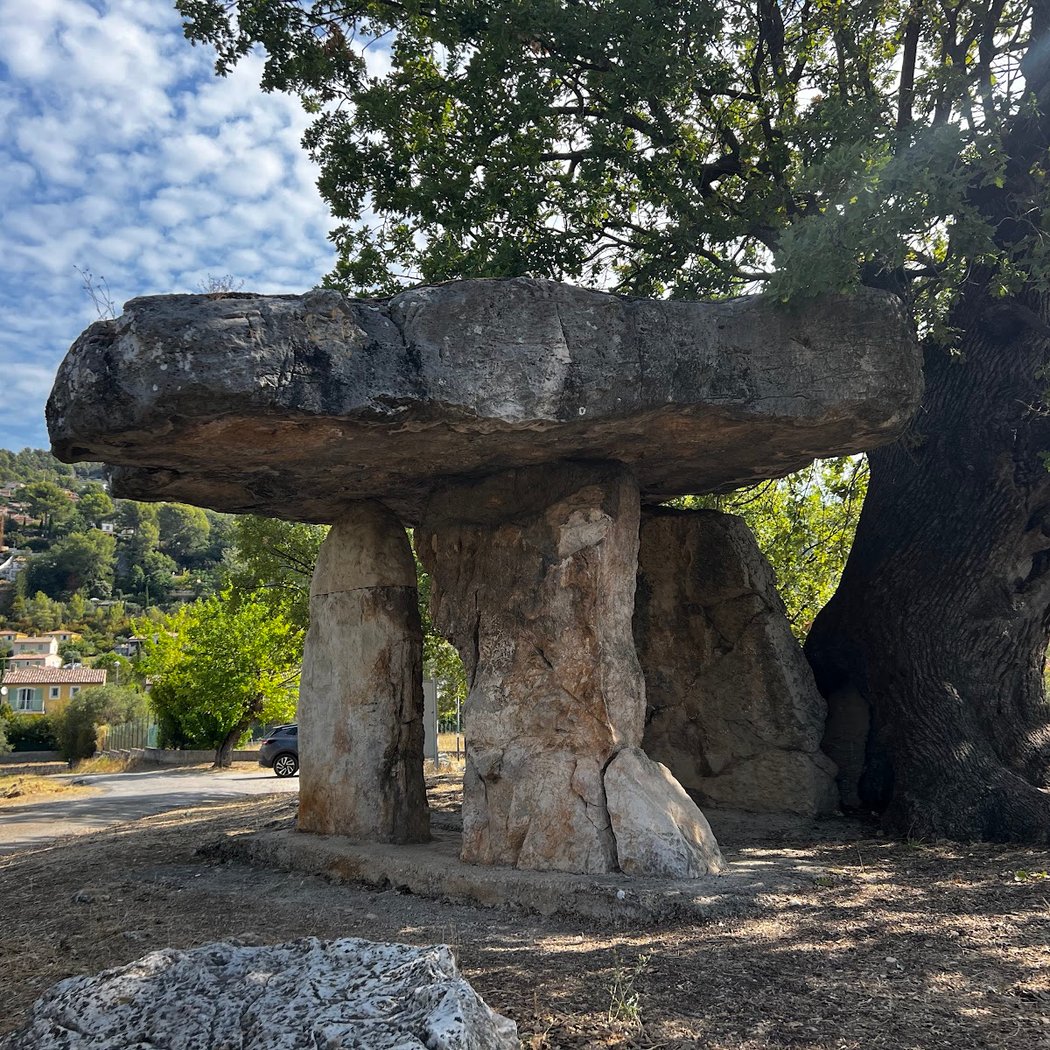 Dolmen pierre de la Fée 1