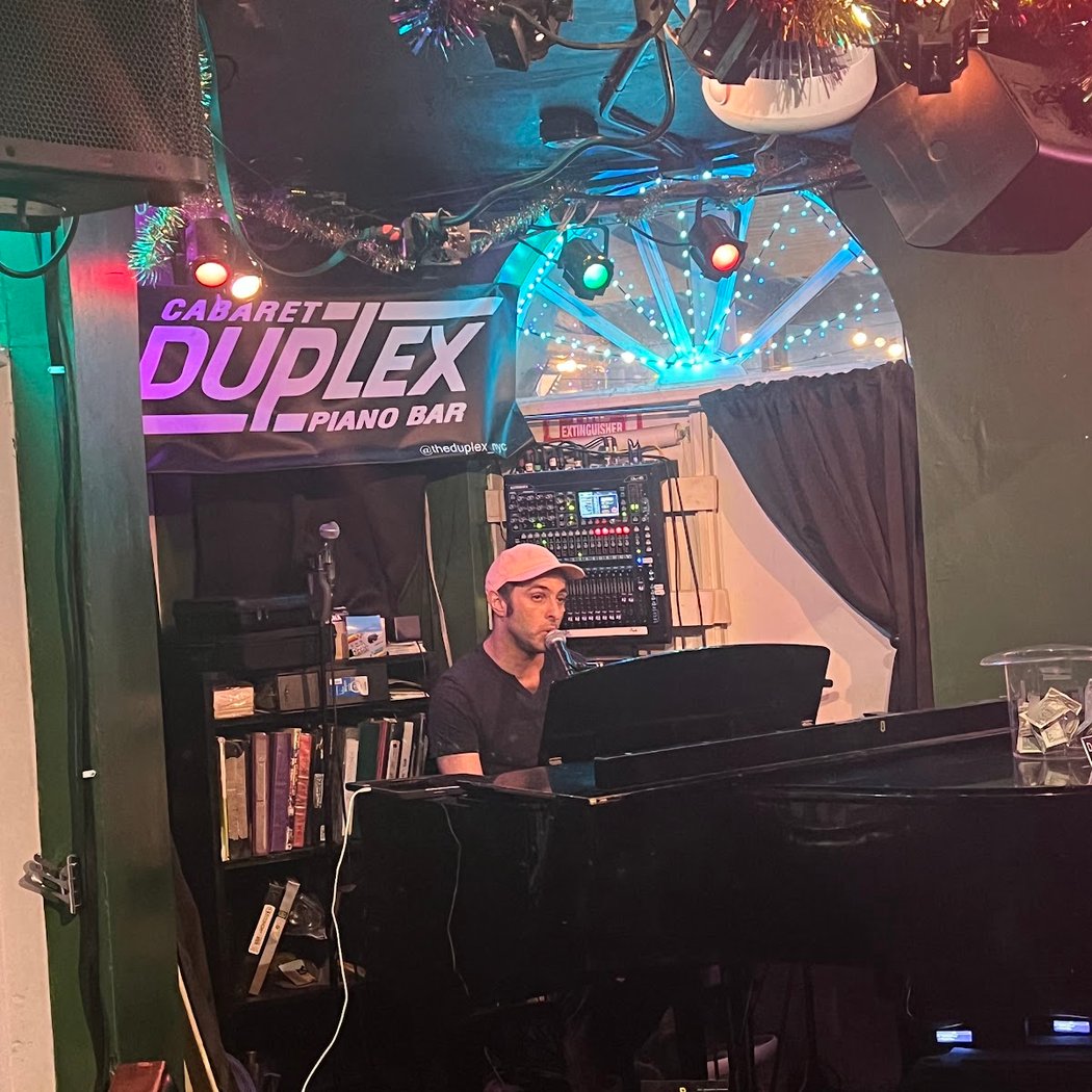 Karaoke feat. Chaka Khanvict 1
