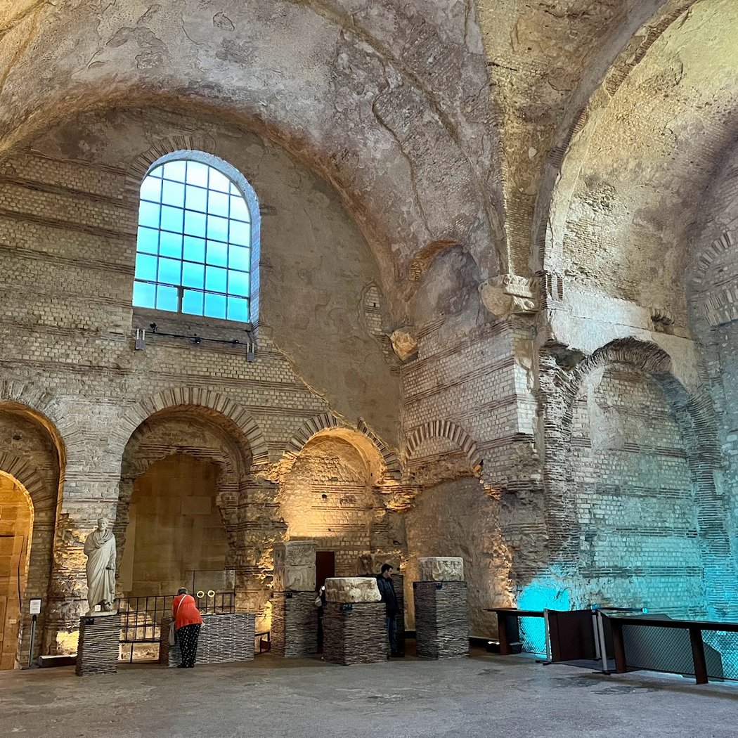Les thermes antiques de Lutèce et leurs galeries souterraines 1