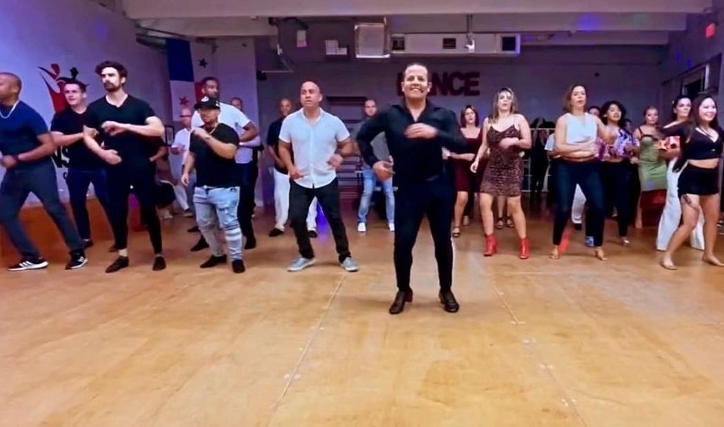 Salsa Beginners Group Class 1