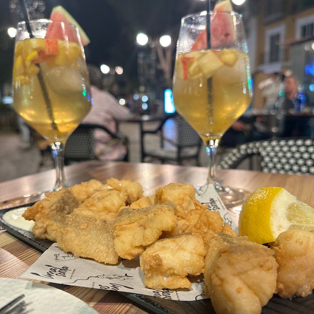 CASA MANOLO TAPAS BAR SEVILLANO 1