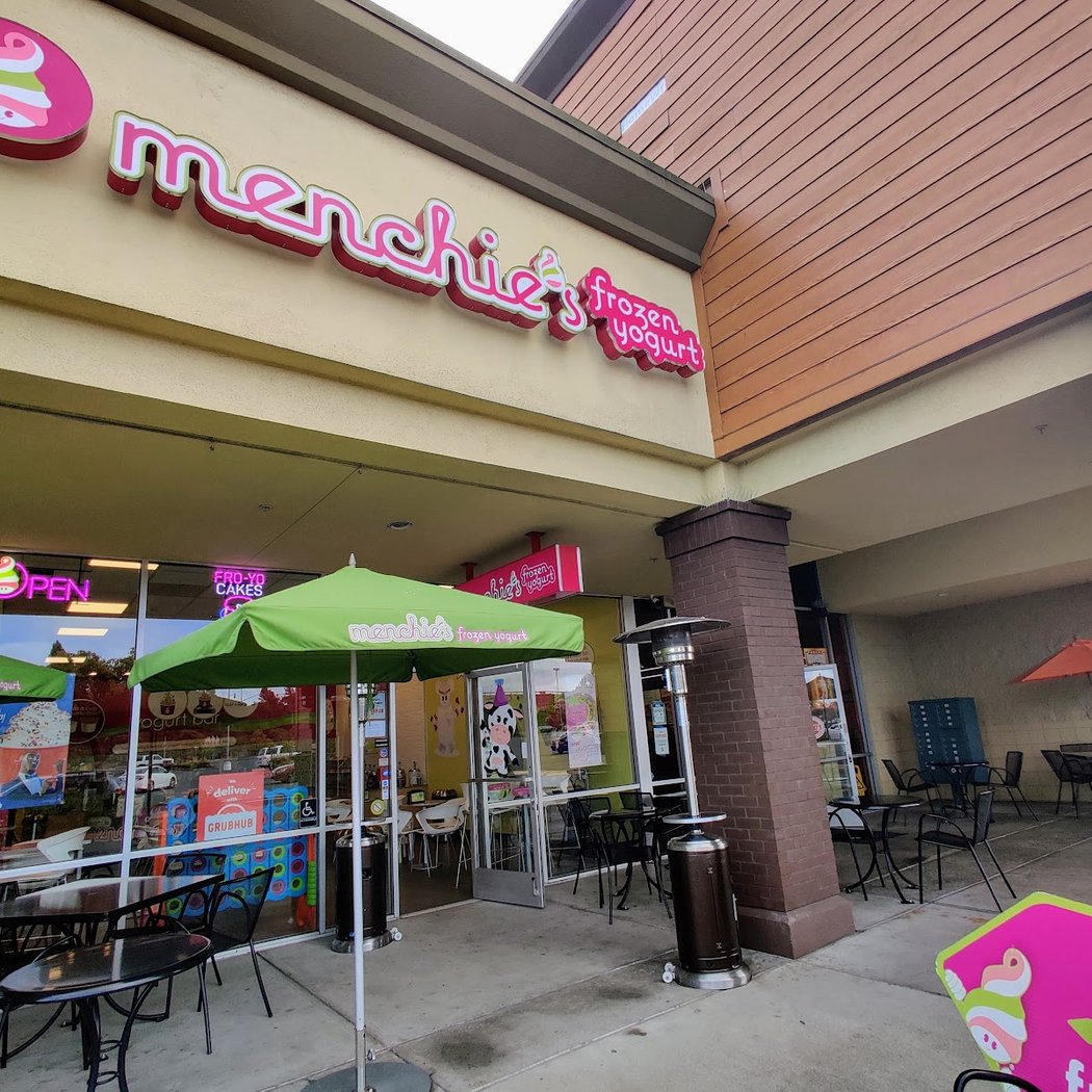 Menchie's Frozen Yogurt 2