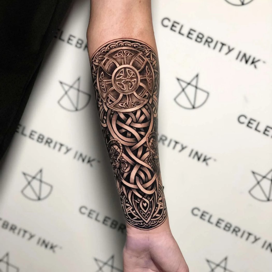 Interlaced: A Celebration of Tattoos and Celtic Art 2