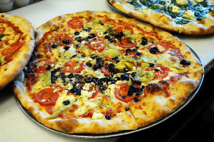 Mombo’s Pizza 2