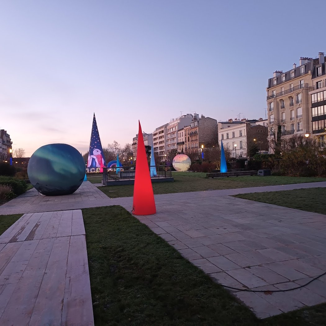 Près de château Vincennes. 2
