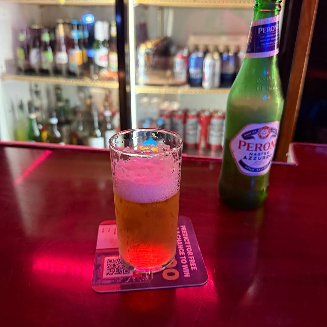 Richard's Bar 2
