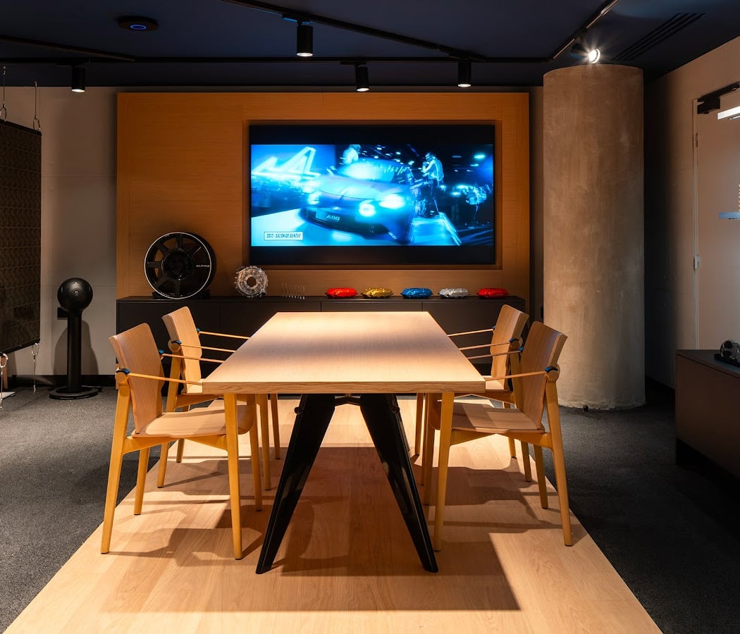 Alpine Race Lounge by E-Motion 2