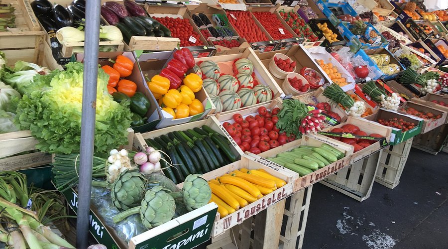 Raz shop (Bastille Market) 1