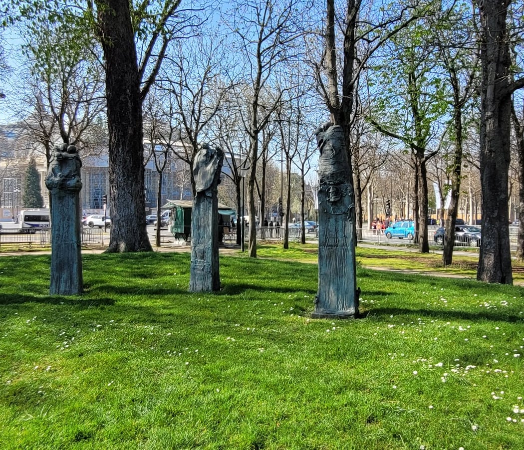 Monument à Jean Moulin 2