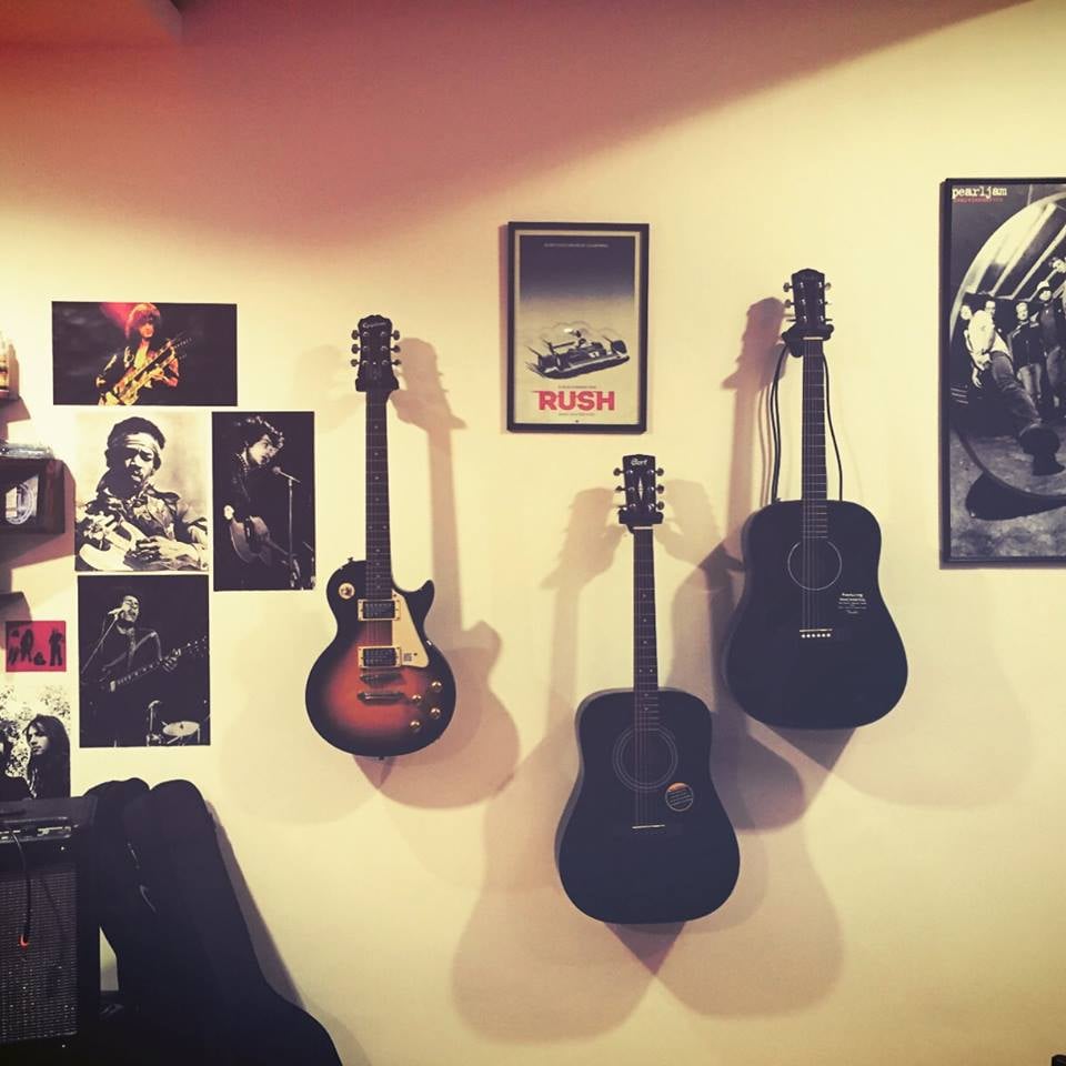 Rooster Guitars 2
