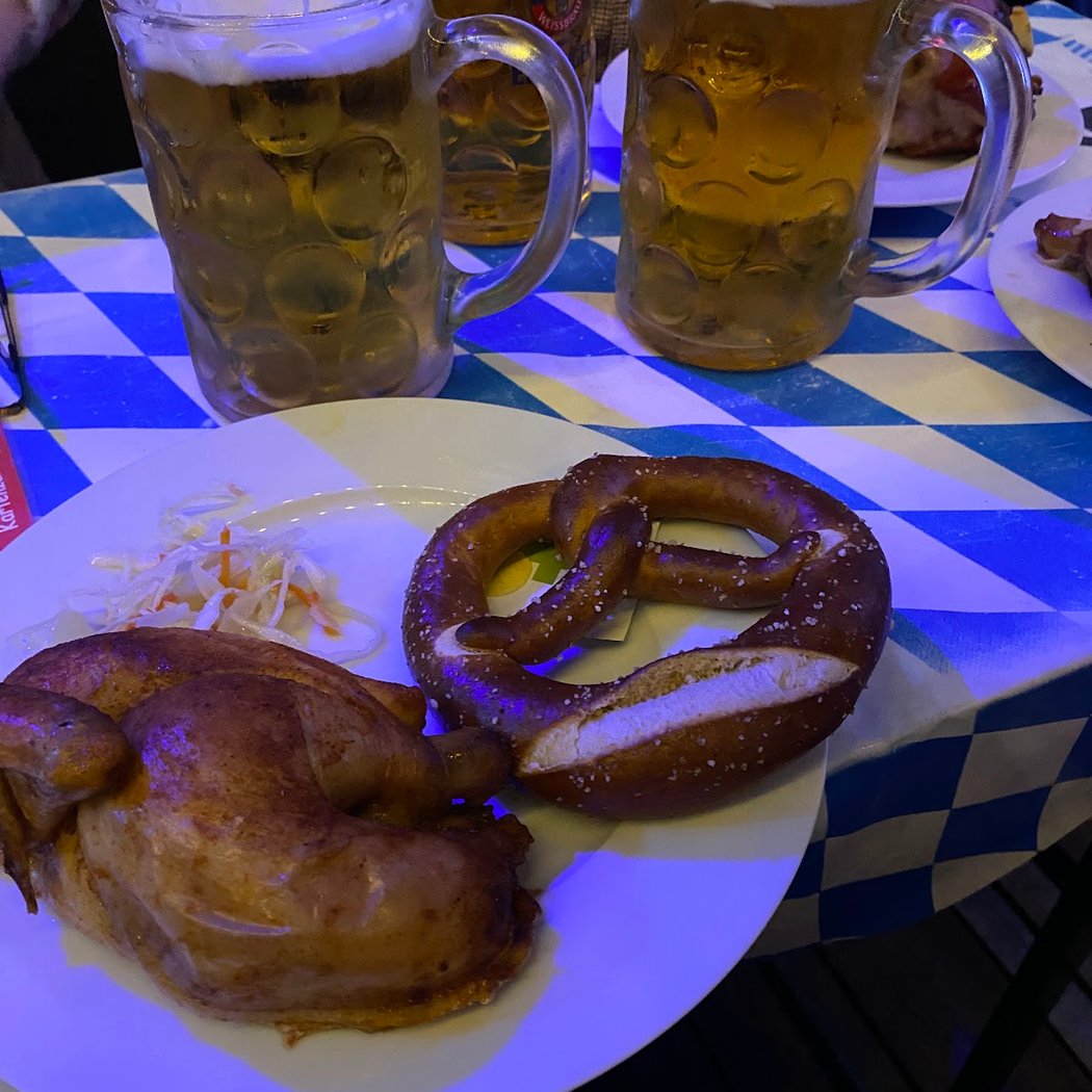 Oktoberfest im Festzelt 2