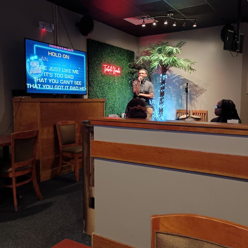 Tsubaki Restaurant Lounge & Karaoke 3
