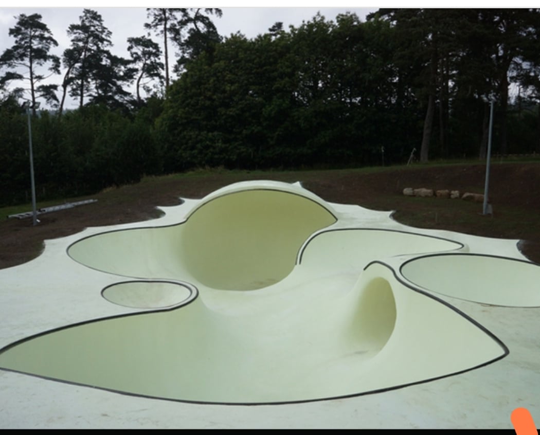 Otro skate bowl 1