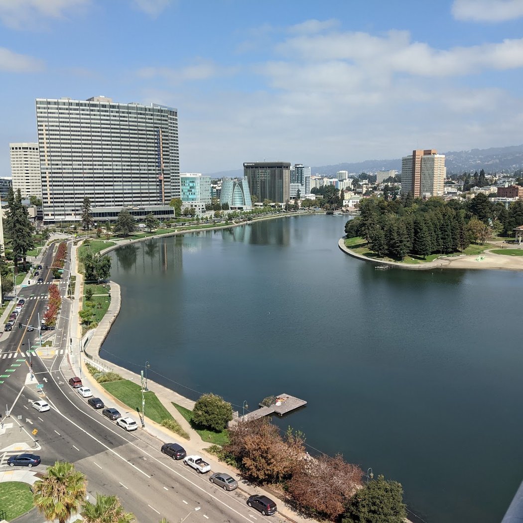 Essex On Lake Merritt 1
