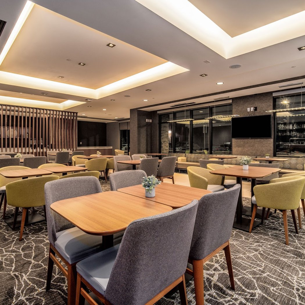 London Bar & Grill 2