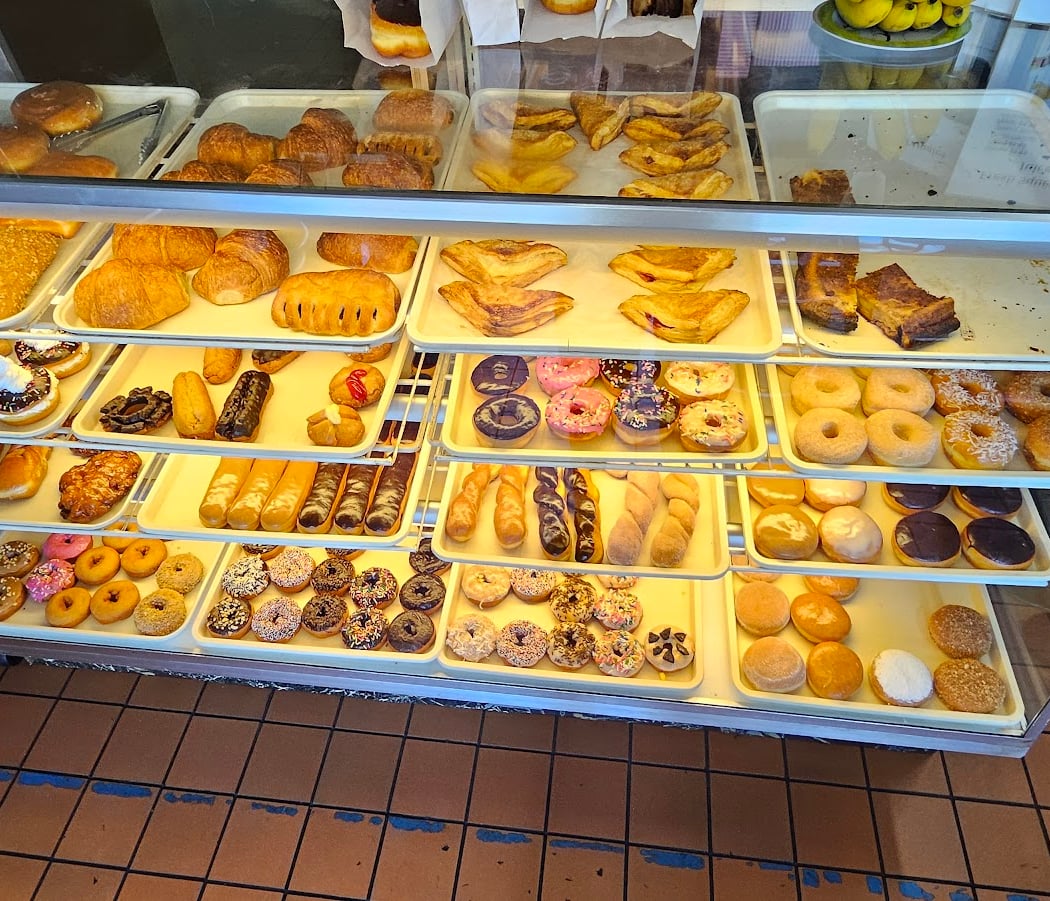 Roberto's Donuts 1