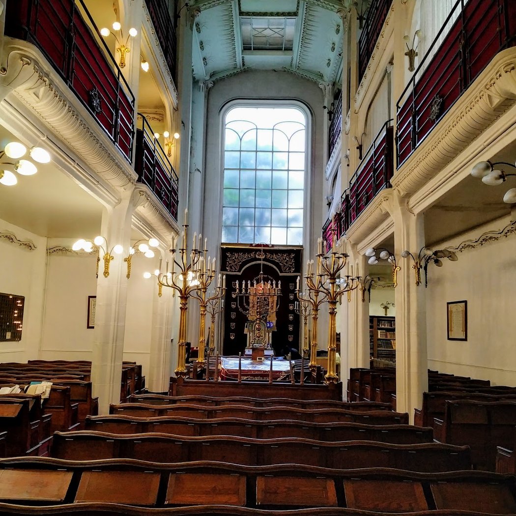Agoudas Hakehilos Synagogue 2