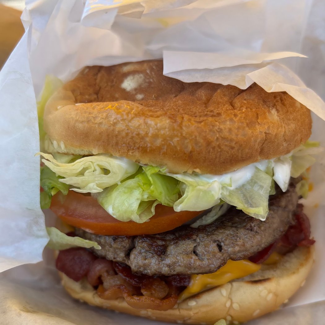 1/4 Giant Burger 1