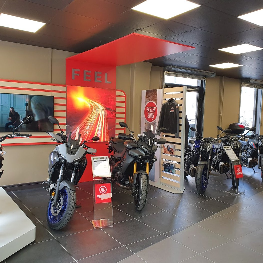 Yamaha MFC Paris 4