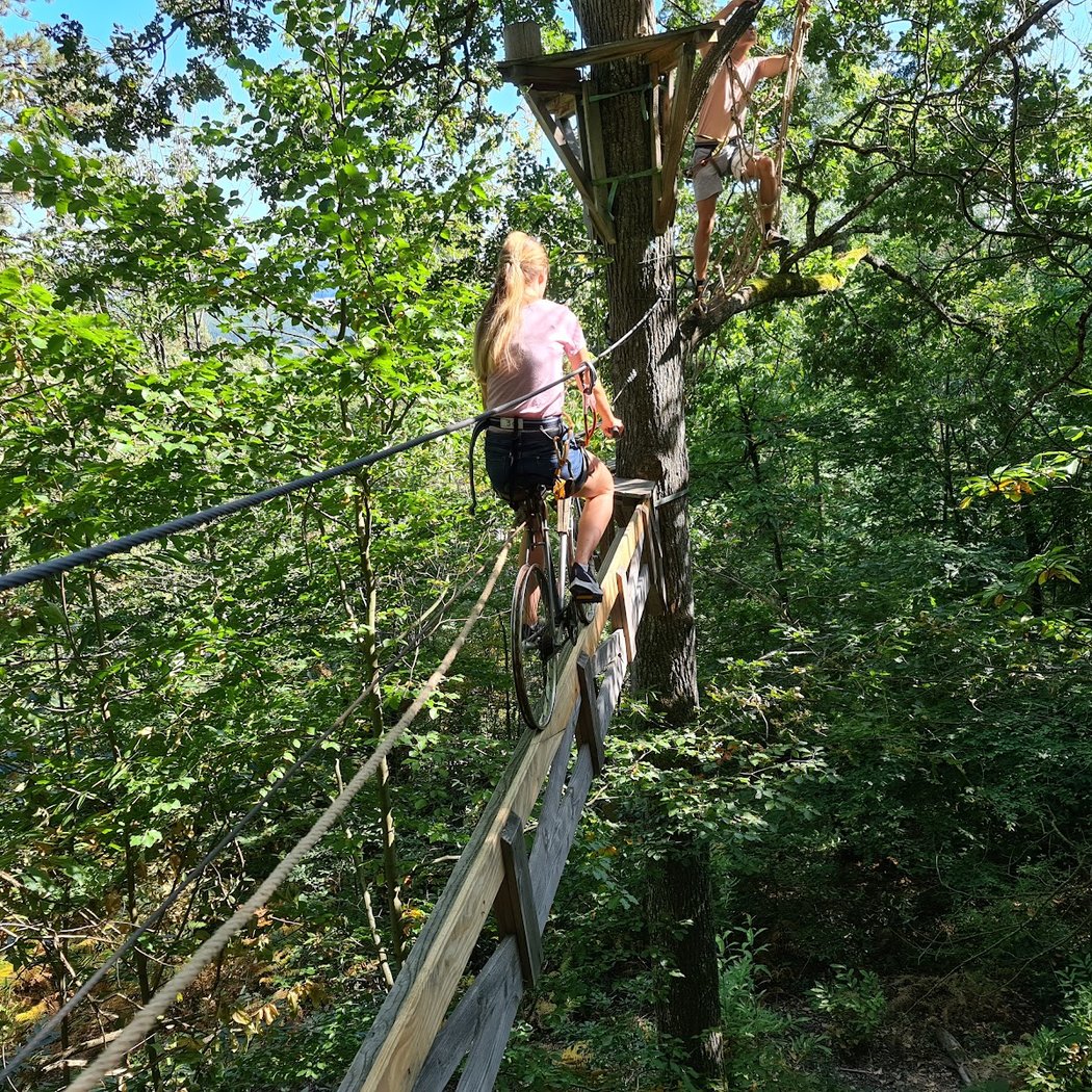 ACRO'BATH- PARC EN FORET DU CLUNISOIS 1