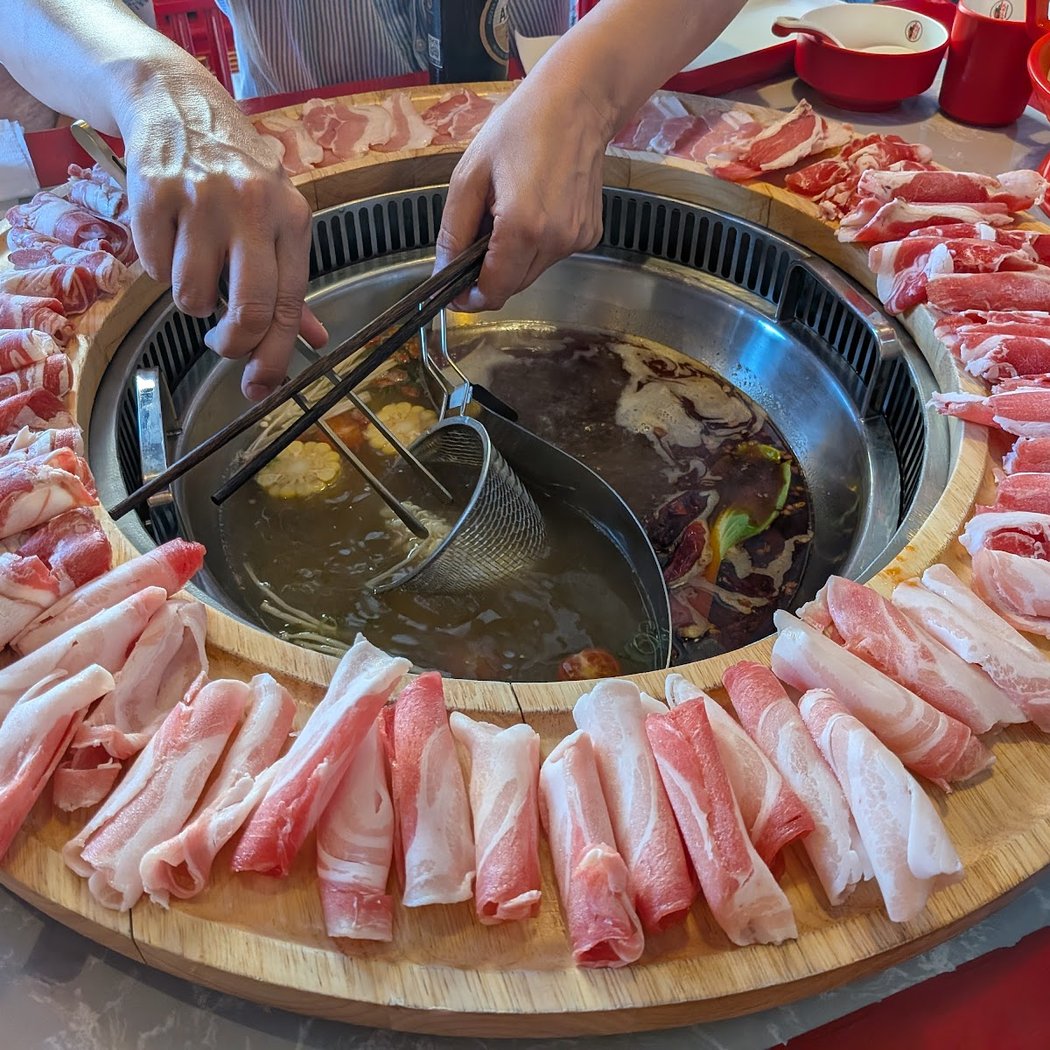 Gangnam BBQ & Hotpot Chengdu 成都火锅 1
