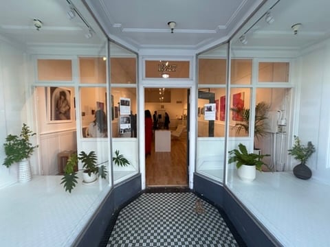 Studio 5 Contemporary 2
