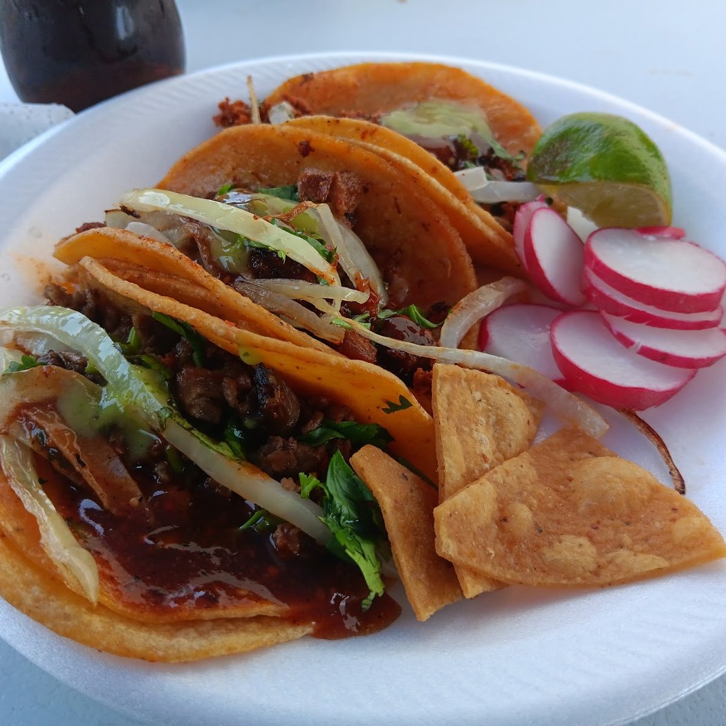 Tacos La Chapparita truck 1