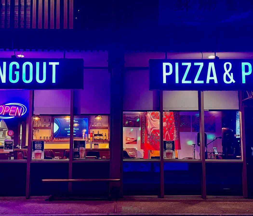 Hangout Pizza & Pub 2