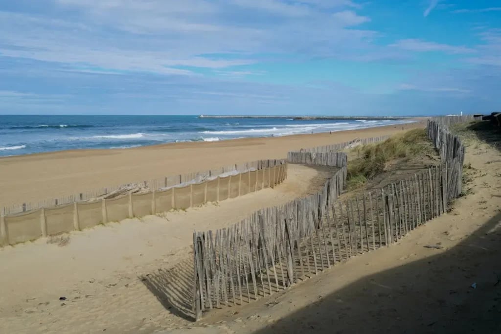 Plage De La Chambre D'Amour 3
