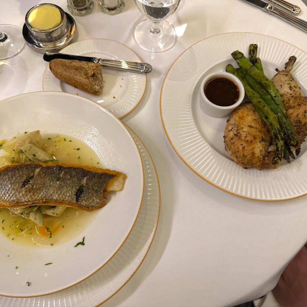 Café Carlyle 3
