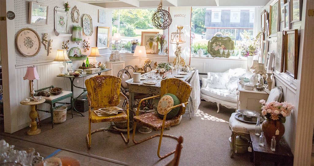Antique Center at Rhinebeck Antique Emporium 1