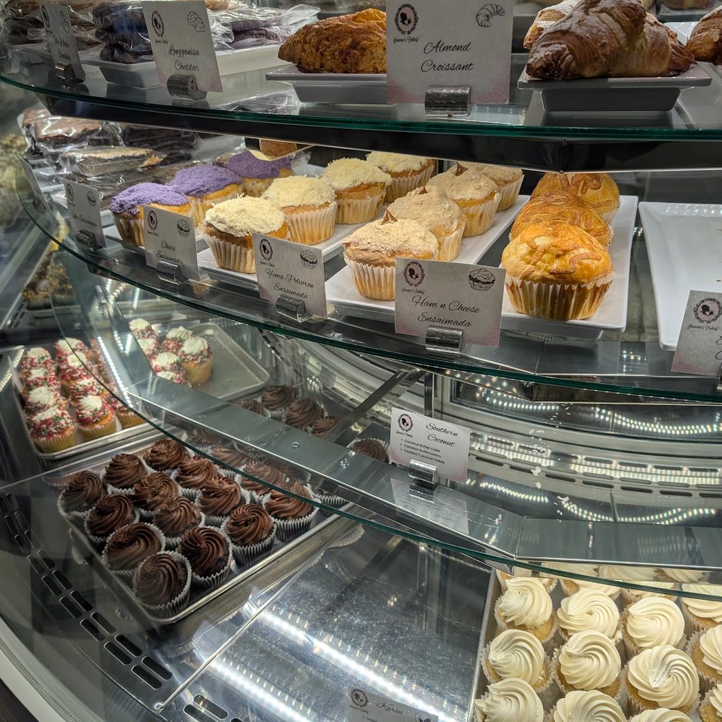 Jennivee's Bakery & Cafe 3