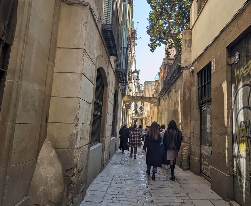 Tejiendo redes. Itinerario y visita por la Barcelona de Picasso