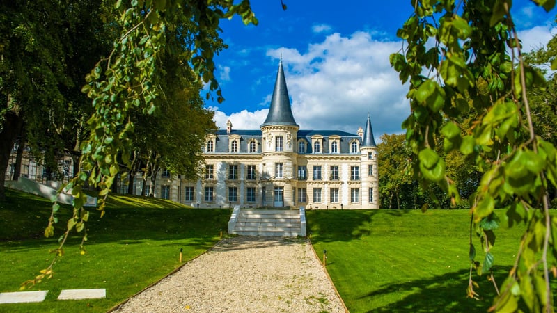 The Castle of Hardricourt 1
