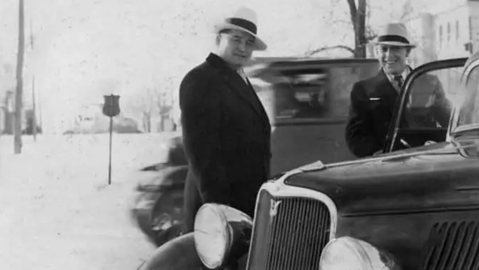 Oak Park River Forest "There Goes The Neighborhood Gangster Tour