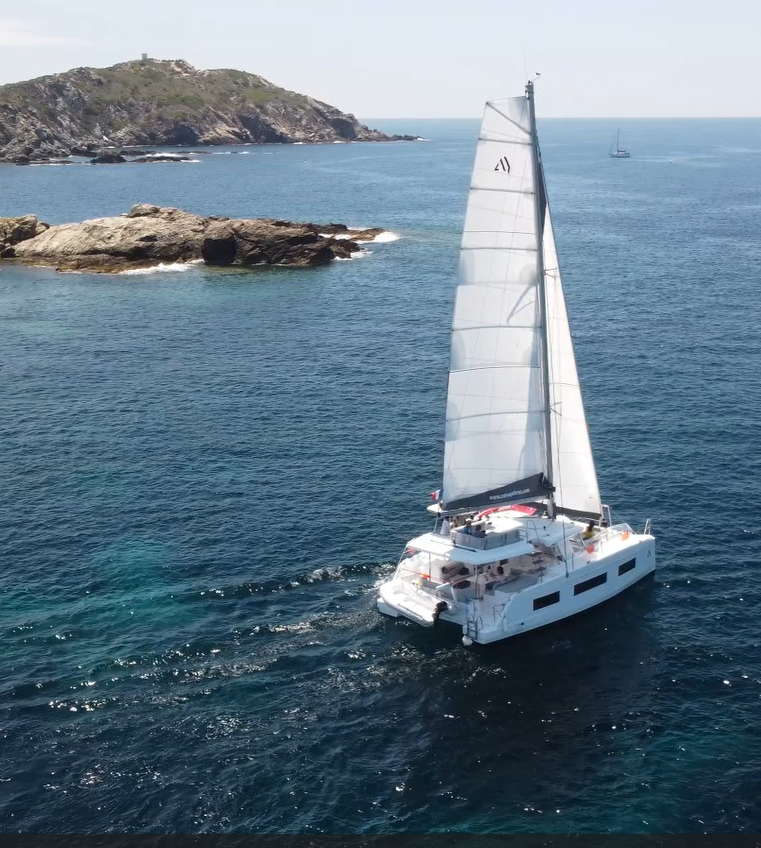 Cat Explorer - Excursion Catamaran dans le Var, sortie en mer à six-fours 1