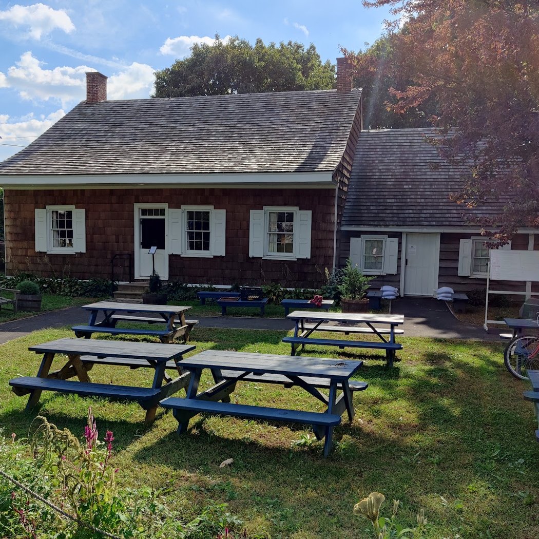 Fidler-Wyckoff House Park 3