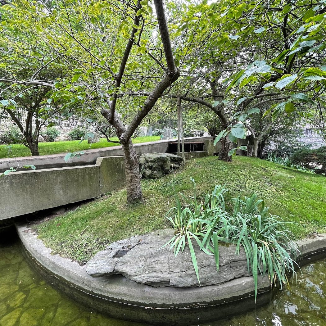 The garden of Peace (or Japanese Garden) of UNESCO 3