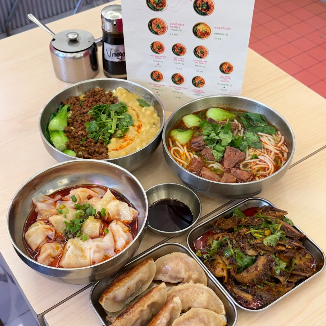 Loong Noodles 1