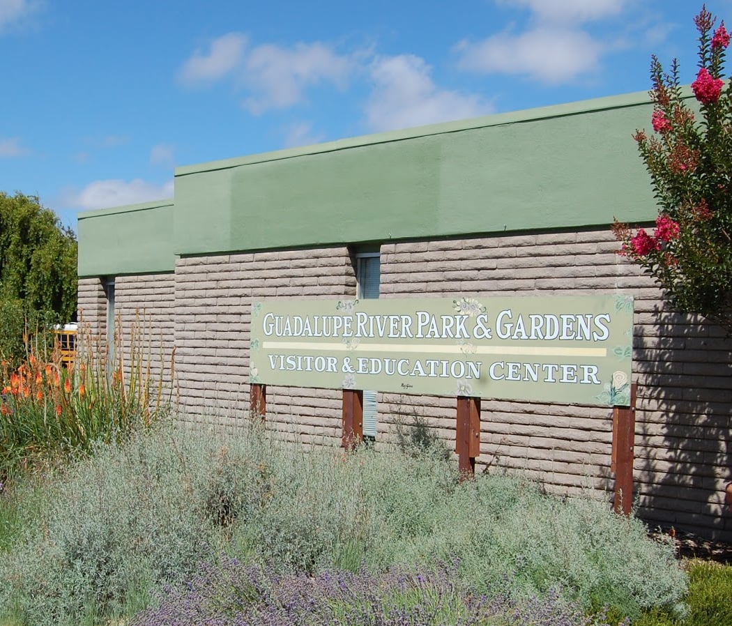 Volunteer in the Historic Orchard with UC Master Gardeners 2